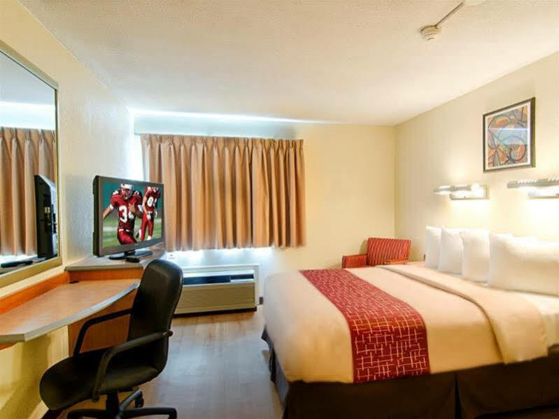 Red Roof Inn Plus+ South Deerfield - Amherst Bagian luar foto